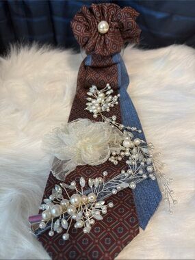 Pearl Floral Junk Tie Accessory Set - Ivory & Burgundy